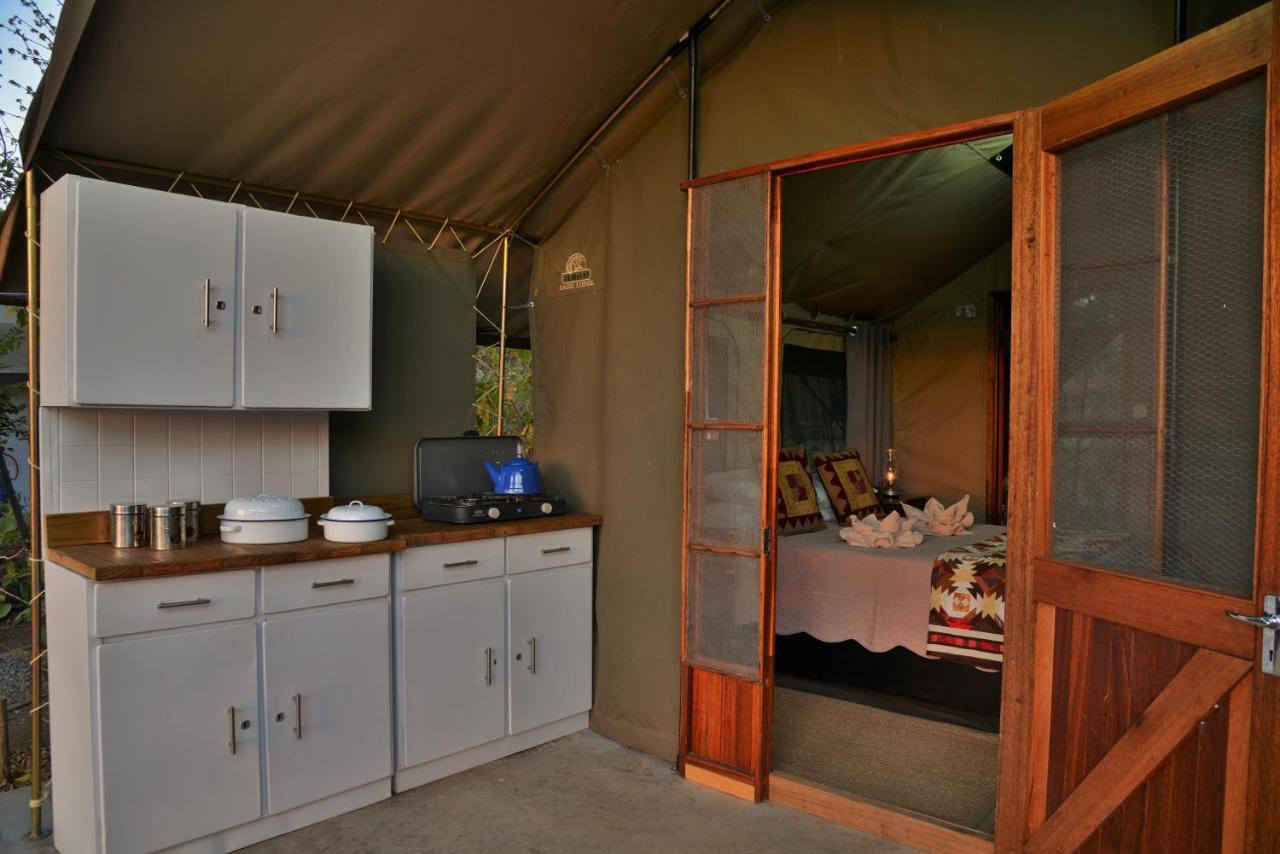 Muchenje self-catering Tents Exterior foto
